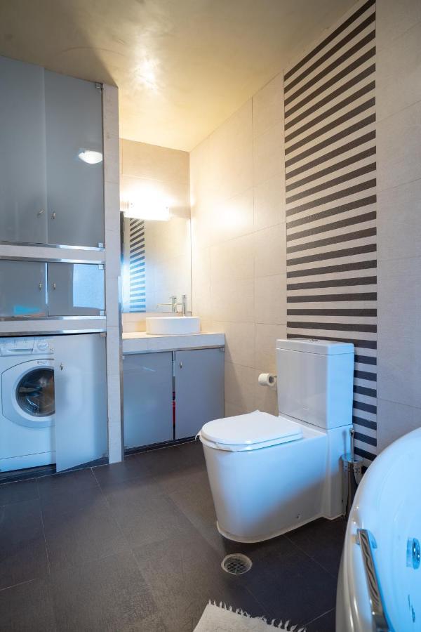 Acropolis Metro St.3 Bedrοοms 6 Persons Maisonette Atény Exteriér fotografie