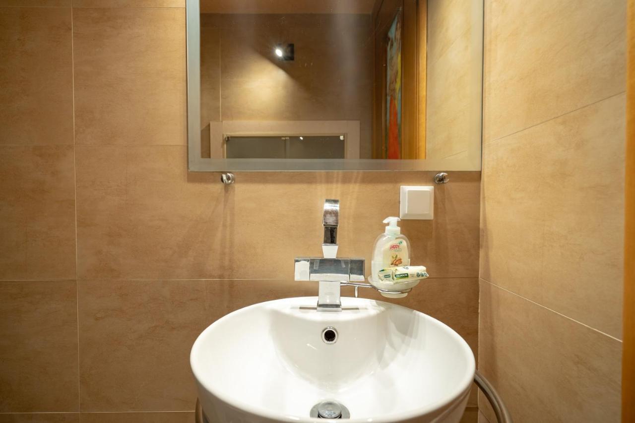 Acropolis Metro St.3 Bedrοοms 6 Persons Maisonette Atény Exteriér fotografie