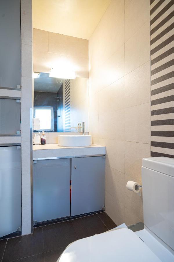 Acropolis Metro St.3 Bedrοοms 6 Persons Maisonette Atény Exteriér fotografie