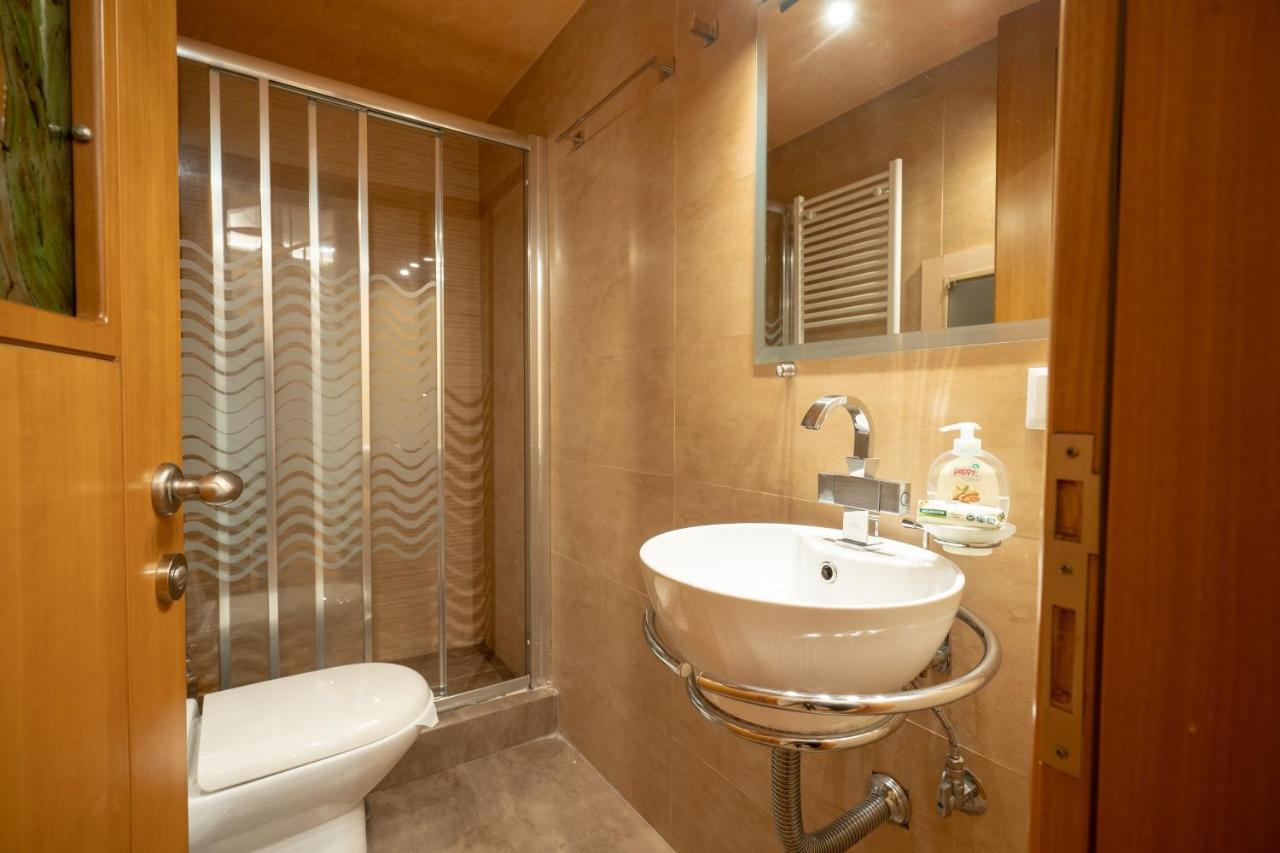 Acropolis Metro St.3 Bedrοοms 6 Persons Maisonette Atény Exteriér fotografie