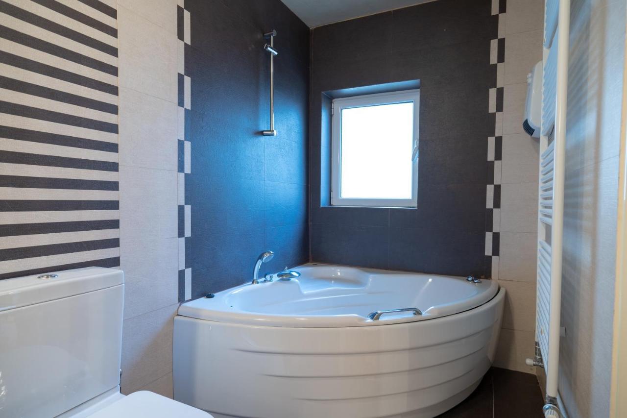 Acropolis Metro St.3 Bedrοοms 6 Persons Maisonette Atény Exteriér fotografie